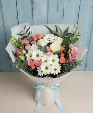 Букет цветов из:  Розы, Лизиантусы и Хризантемы в Москаленках
