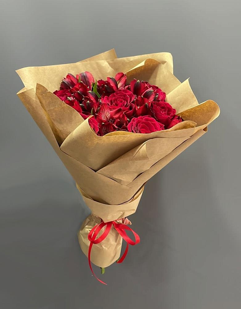 Букет цветов из: Альстромерии и Розы в Москаленках