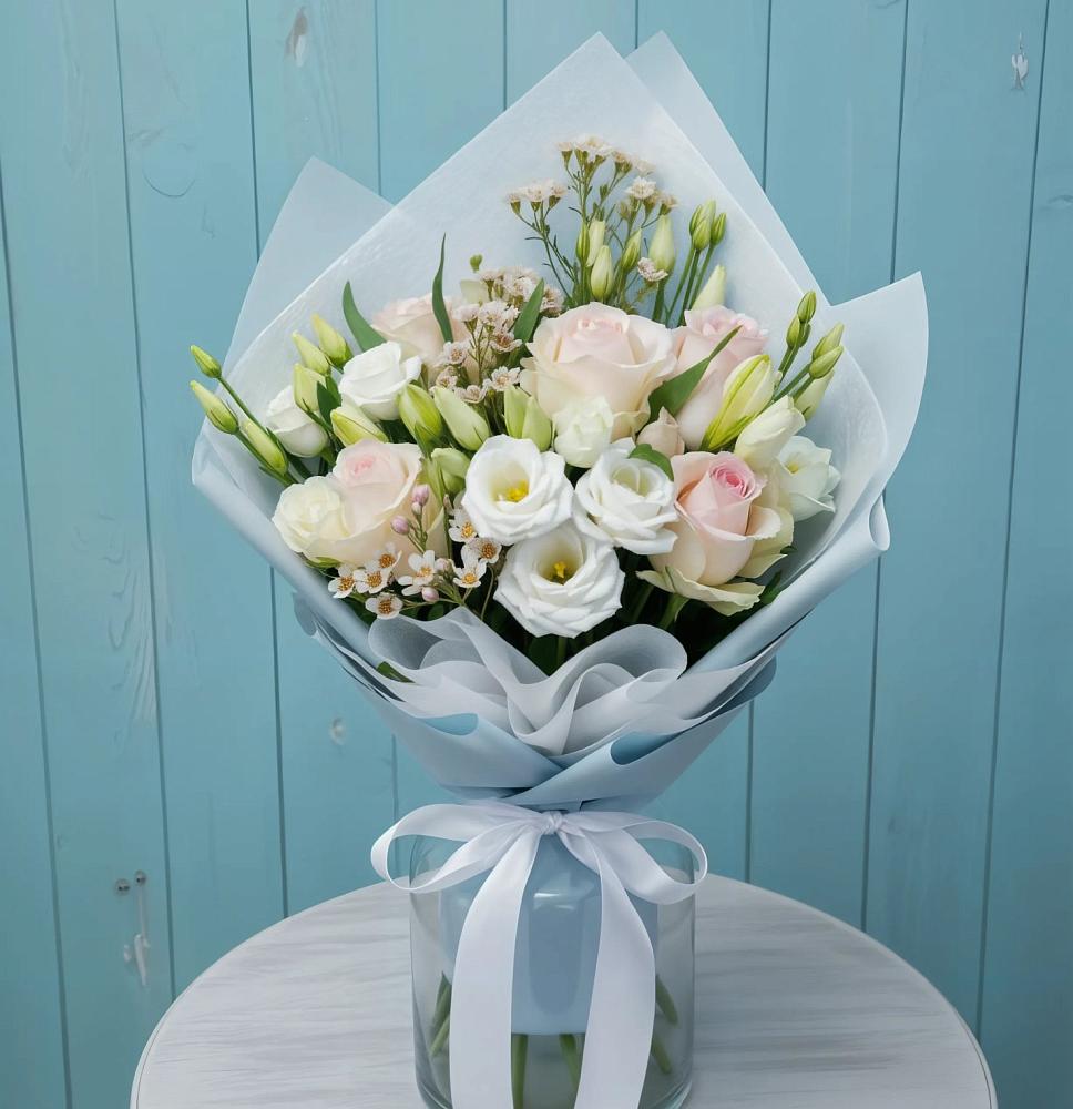 Букет цветов из: Розы и Лизиантусы в Москаленках