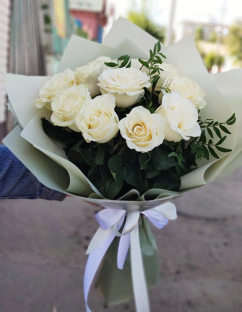 Букет Белые розы Проуд в Москаленках