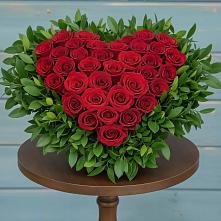 Цветочная композиция из Розы в виде сердца в Москаленках