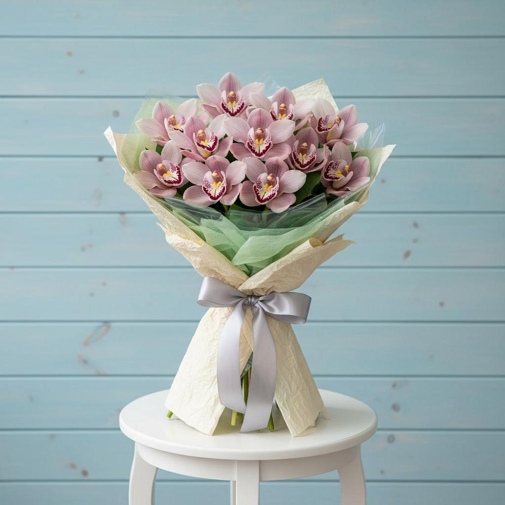 Букет цветов из: Орхидеи и Розы в Москаленках