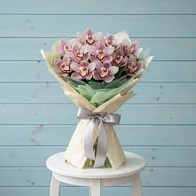Букет цветов из:  Орхидеи и Розы в Москаленках