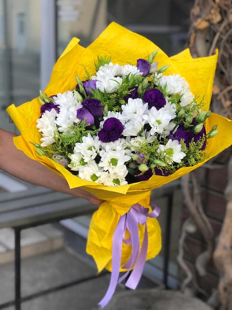 Букет цветов из: Ирисы, Хризантемы и Ромашки в Москаленках