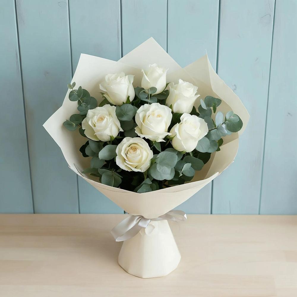 Букет Белые розы в Эвкалипте в Москаленках