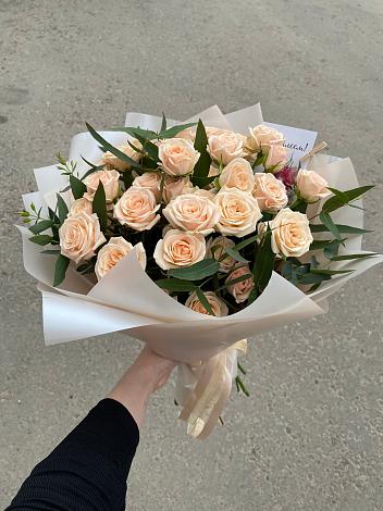 Букет Кремовые розы Латте в Москаленках