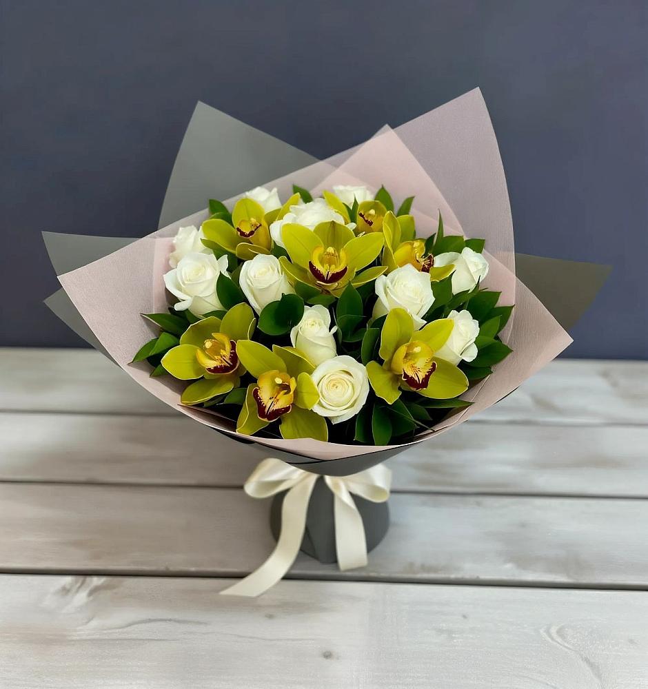 Букет цветов из: Орхидеи и Розы в Москаленках