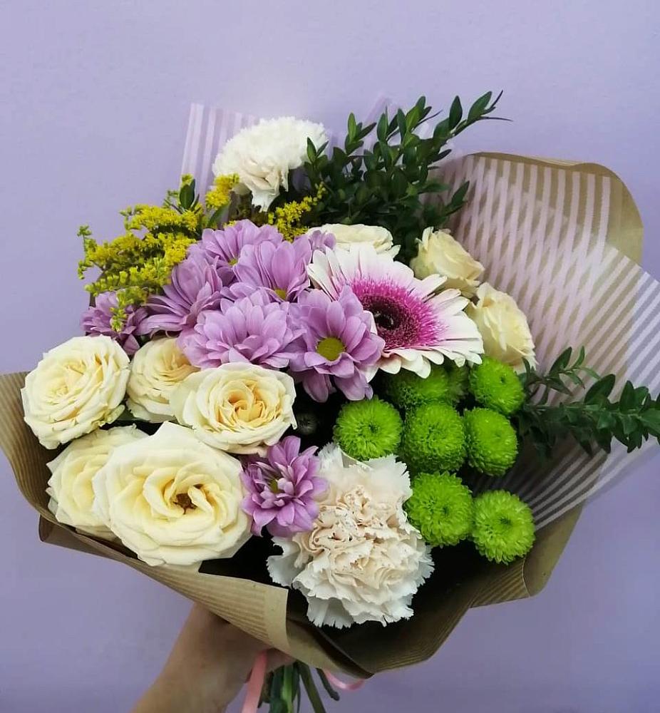 Букет цветов из: Хризантемы, Розы, Гвоздики и Герберы в Москаленках