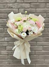 Букет цветов из:  Гвоздики, Розы, Лизиантусы и Хризантемы в Москаленках