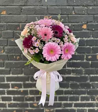 Букет цветов из:  Герберы и Хризантемы в Москаленках