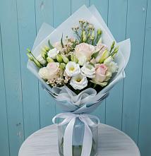 Букет цветов из:  Розы и Лизиантусы в Москаленках