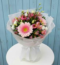 Букет цветов из:  Герберы, Альстромерии и Лизиантусы #REPLACE_PRED# Москаленках