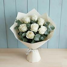Букет Белые розы в Эвкалипте в Москаленках