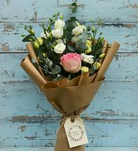 Букет цветов из:  Розы и Лизиантусы в Москаленках
