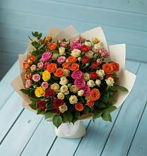 Букет Микс из разноцветных кустовых роз в Москаленках